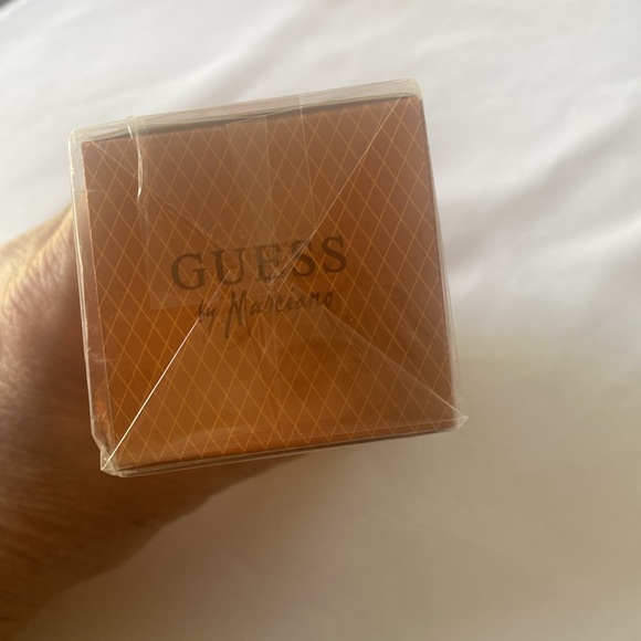 Guess By Marciano - Picture 4 of 4